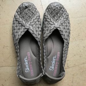Skechers Memory Foam shoe size 6